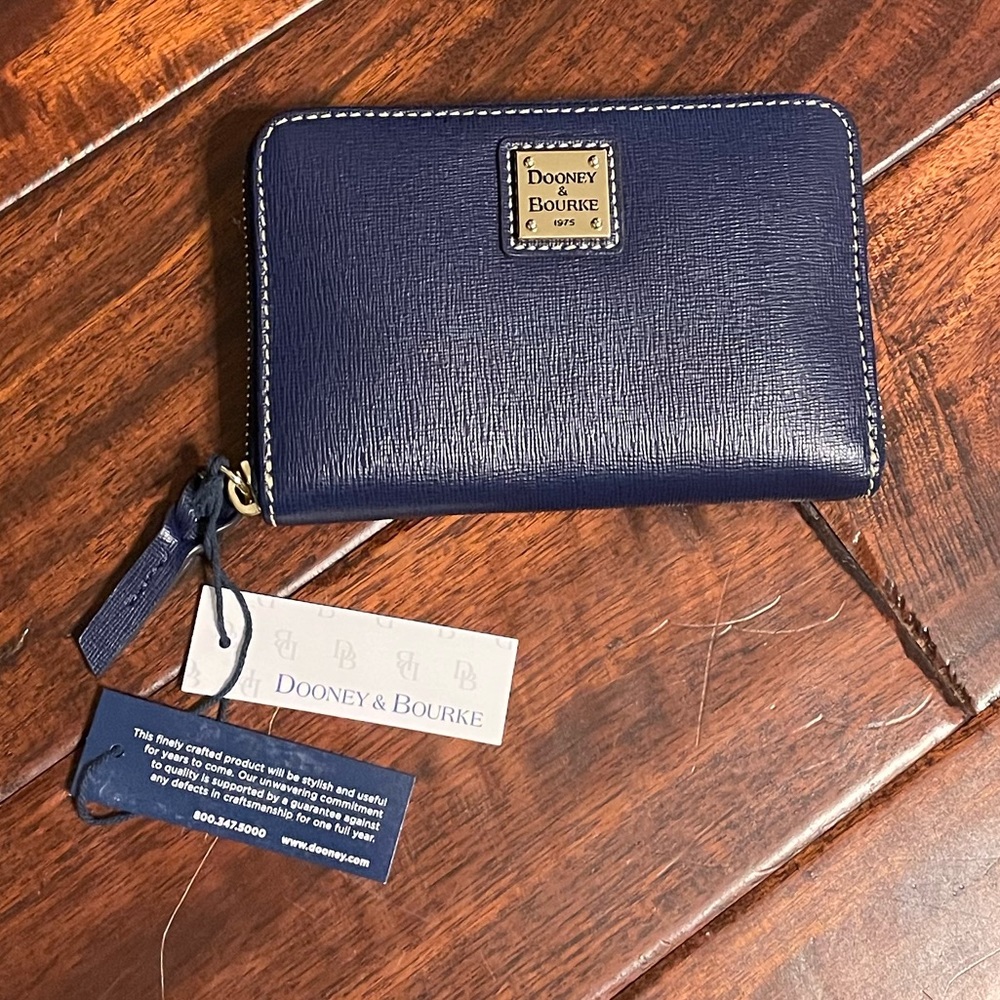 Dooney & Bourke Medium Zip Saffiano Wallet - NWT - Marine Blue